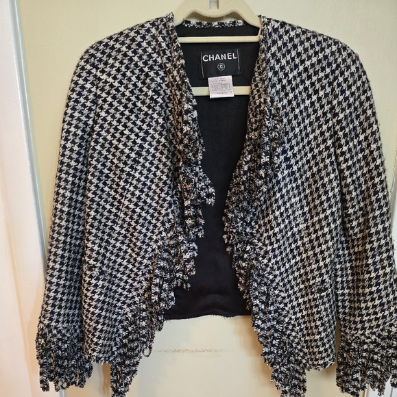 Chanel tweed jacket sz38 - Picture 1 of 7